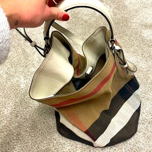 Burberry bucket bag